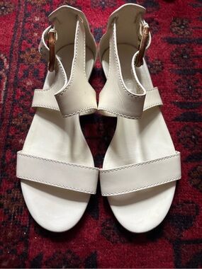Gucci Cream Leather T-Strap Sandals with Gold Buckle